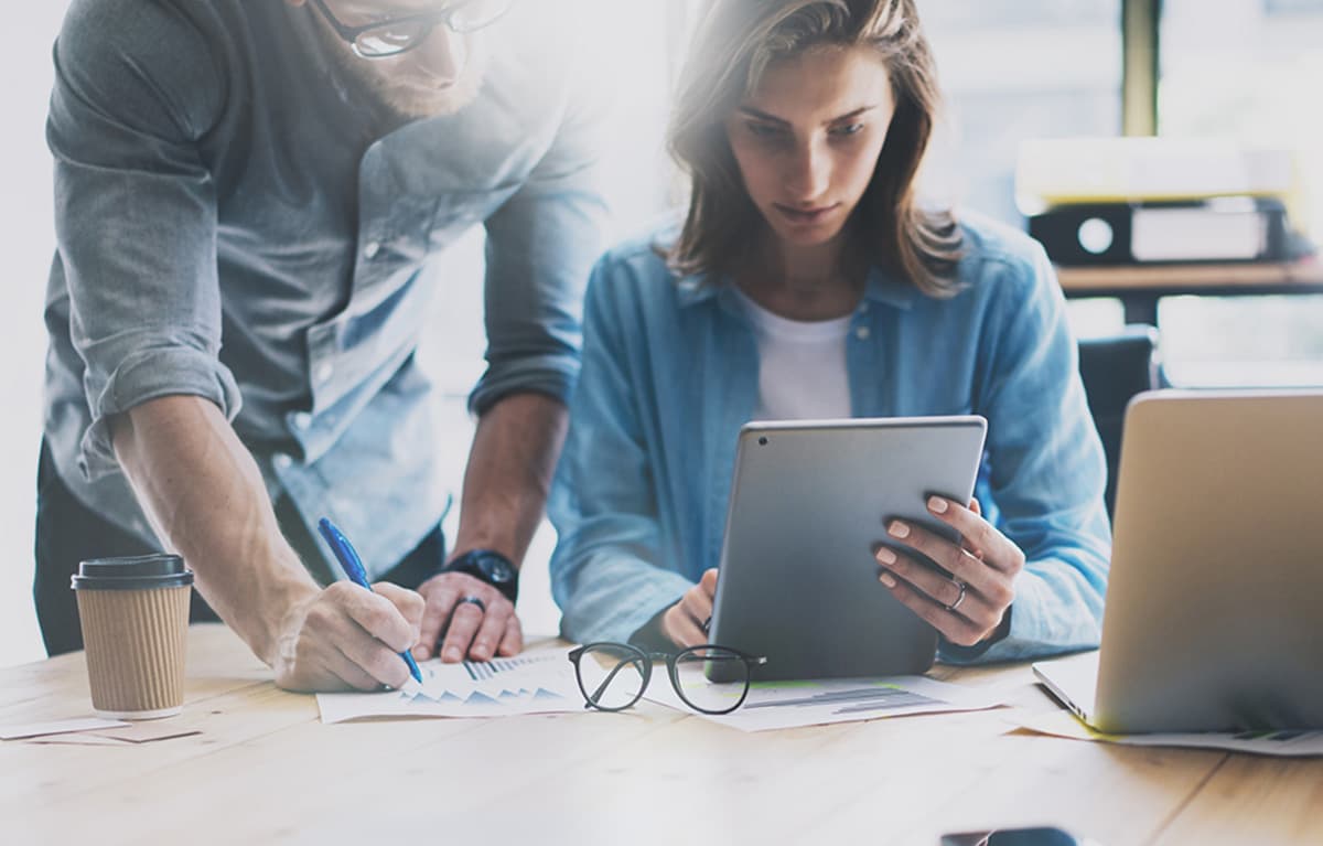 Why Medicare Agents Should Use e-Apps Instead of Paper Applications